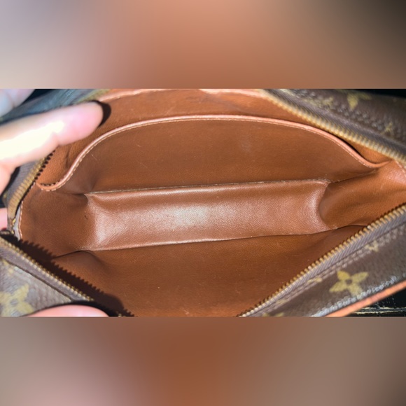 Louis Vuitton Mono Compiegne 23 Bag - Picture 13 of 16